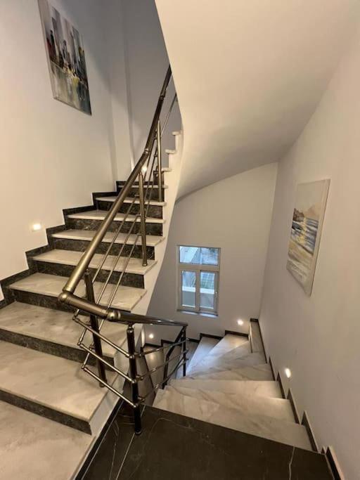 אתונה Cozy New Apartment Nearby Metro מראה חיצוני תמונה